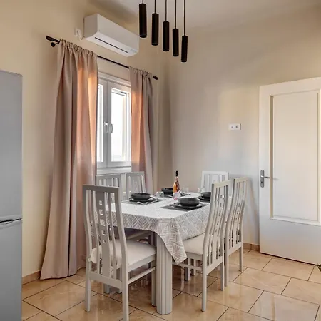 Almira Aegean View Syros 公寓 *