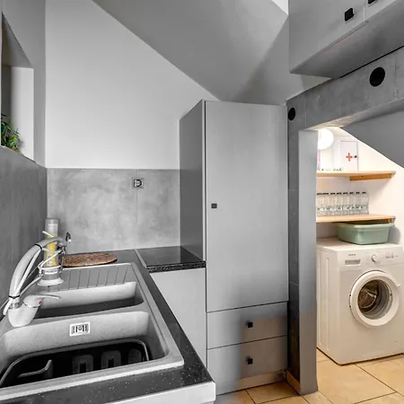 Almira Aegean View Syros 公寓 *